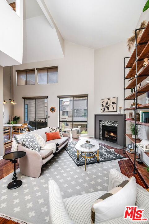 13331 Moorpark St Unit: 332