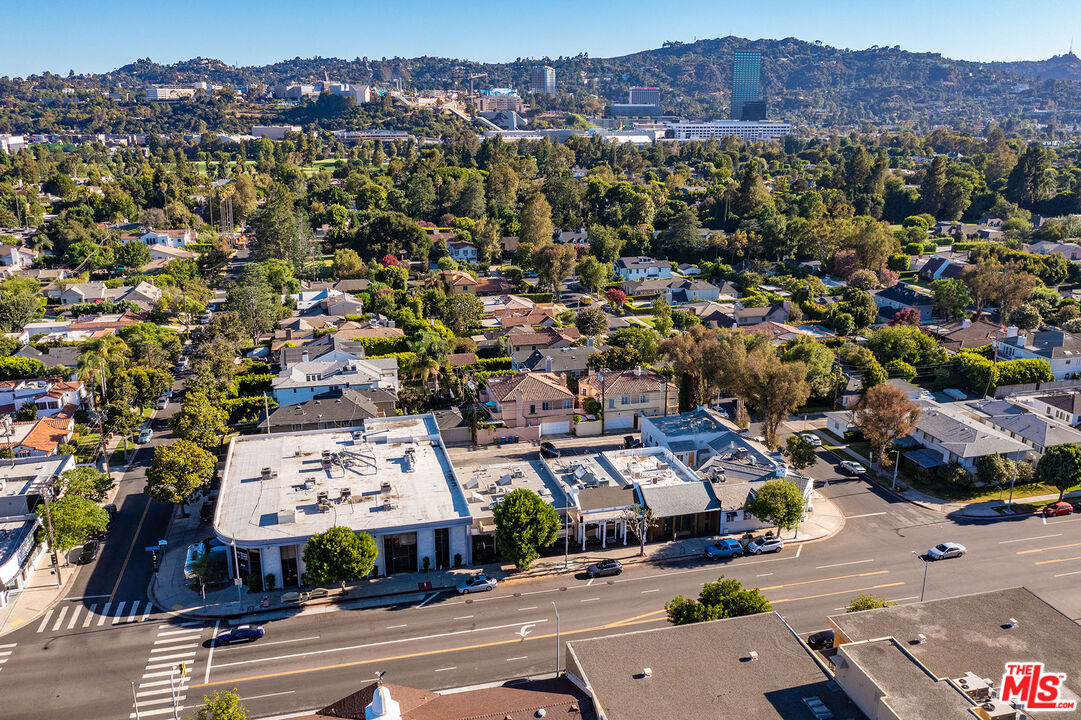 10216 Riverside Dr