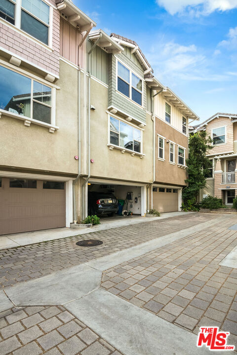 6507 La Mirada Ave