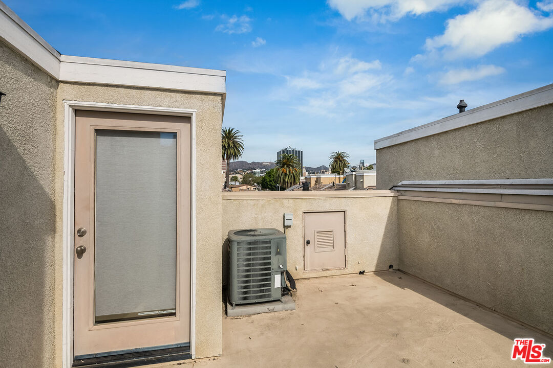6507 La Mirada Ave
