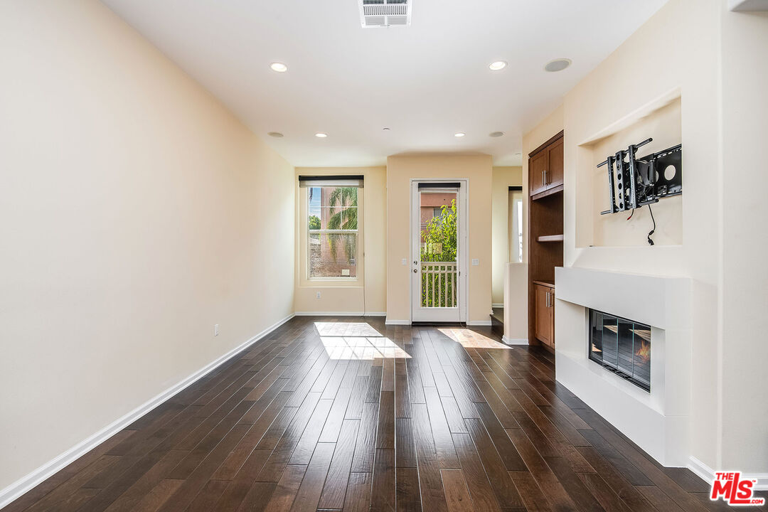 6507 La Mirada Ave