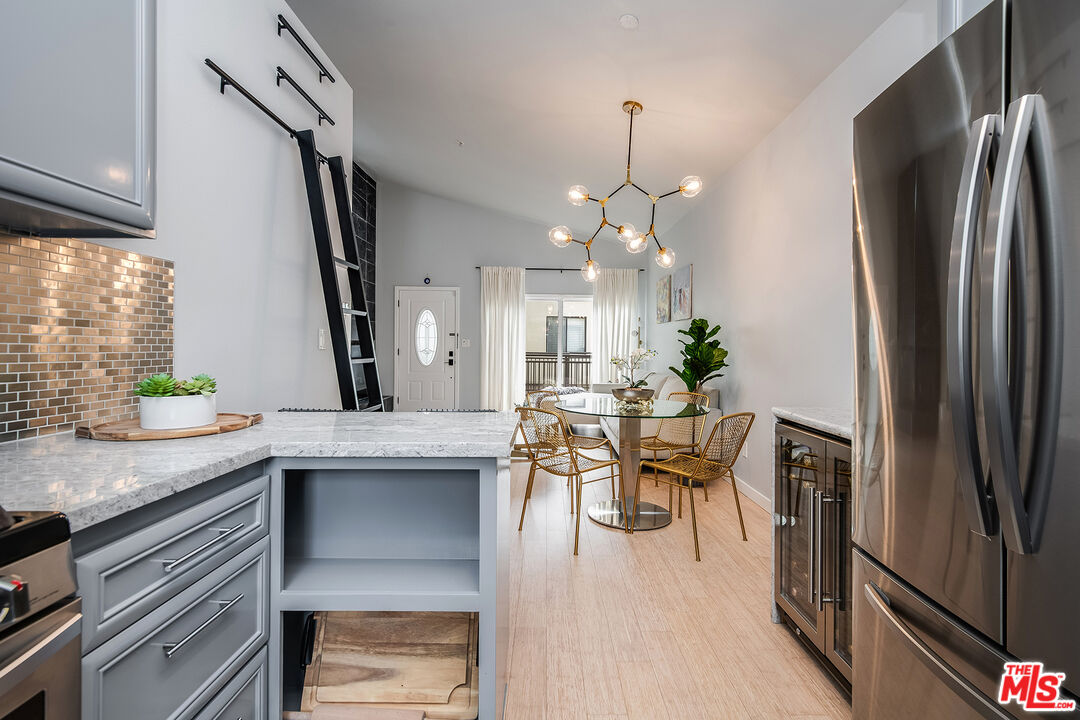 4447 W Lakeside Dr Unit: 202