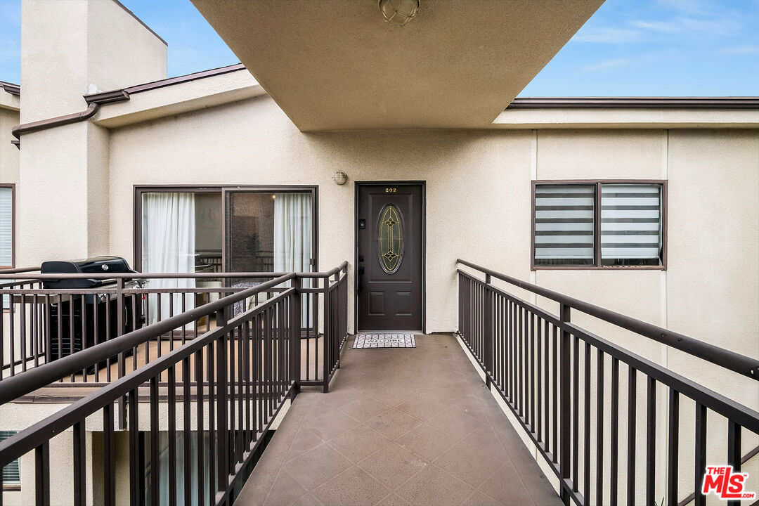 4447 W Lakeside Dr Unit: 202