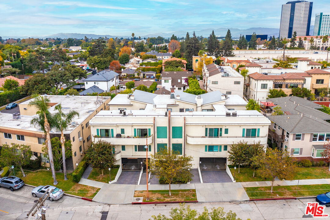 4447 W Lakeside Dr Unit: 202