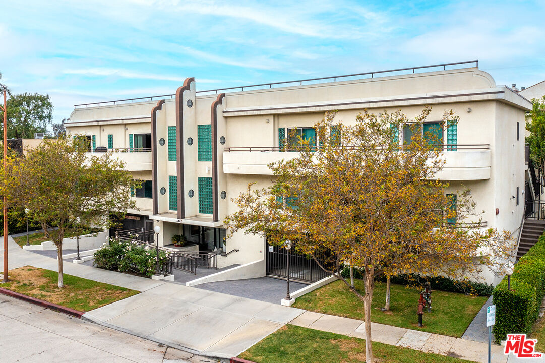 4447 W Lakeside Dr Unit: 202