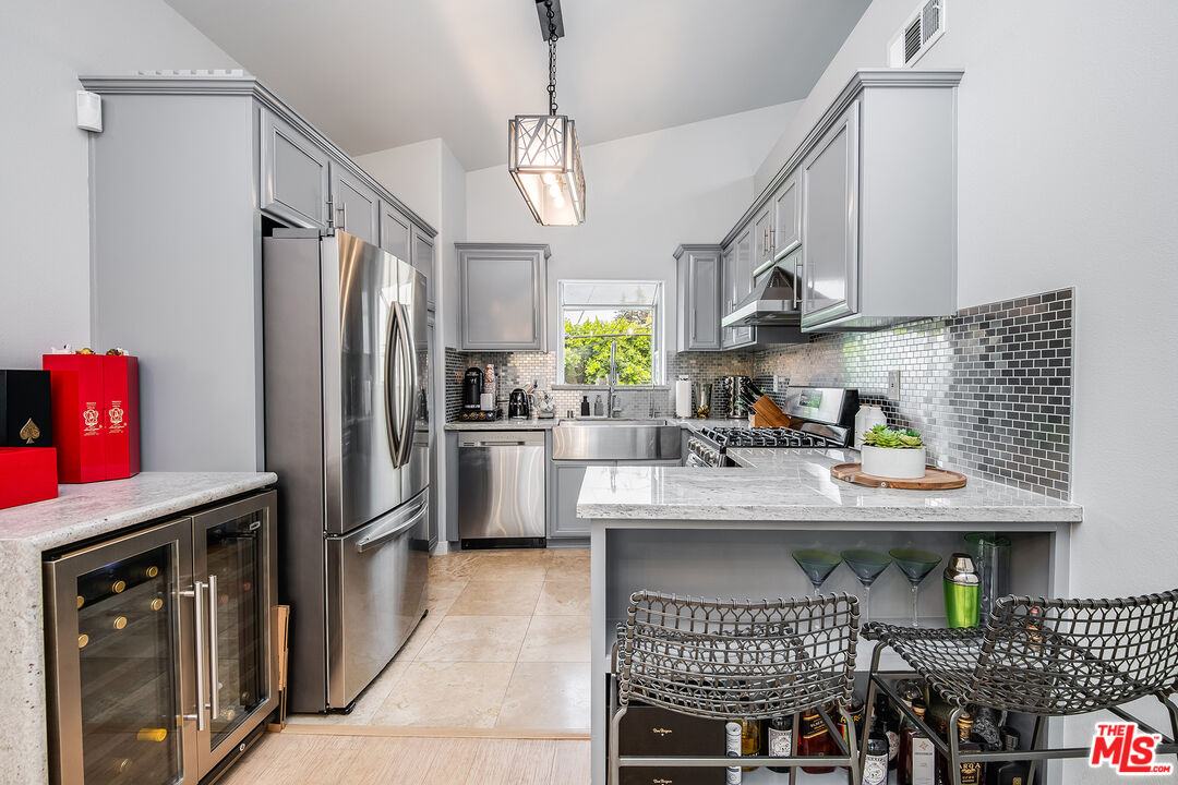 4447 W Lakeside Dr Unit: 202