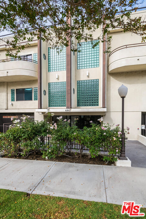 4447 W Lakeside Dr Unit: 202
