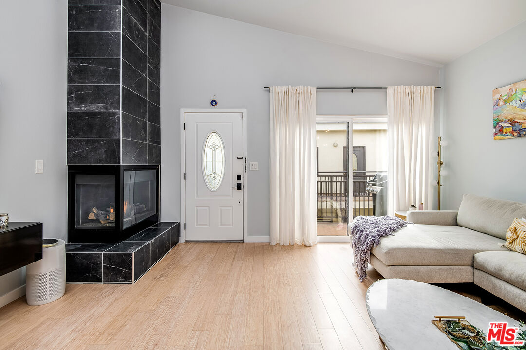 4447 W Lakeside Dr Unit: 202
