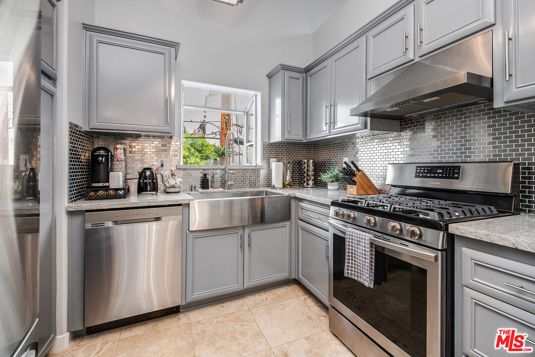 4447 W Lakeside Dr Unit: 202