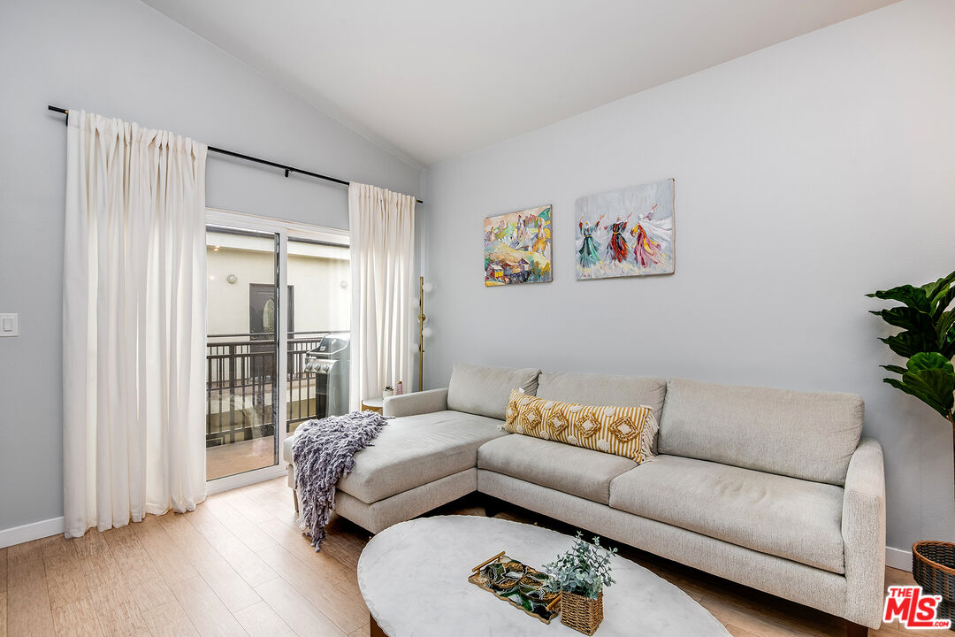4447 W Lakeside Dr Unit: 202