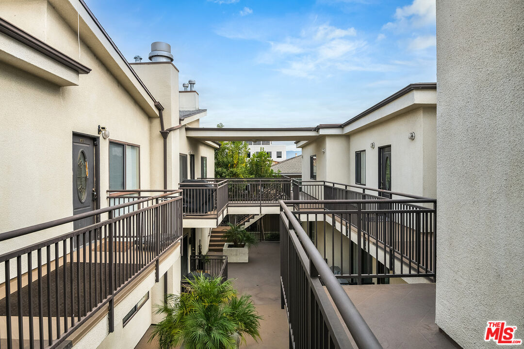 4447 W Lakeside Dr Unit: 202