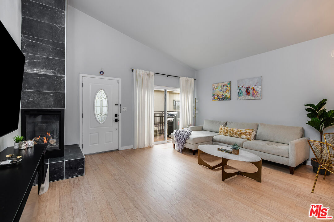4447 W Lakeside Dr Unit: 202