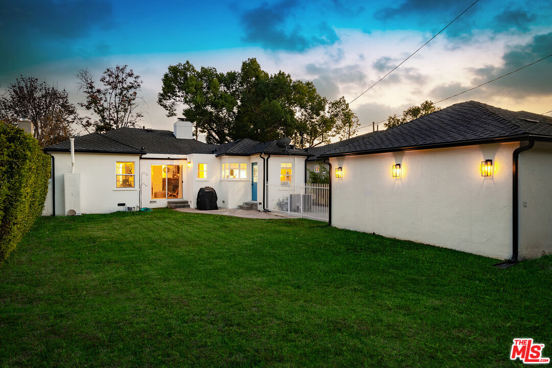4227 Warner Blvd