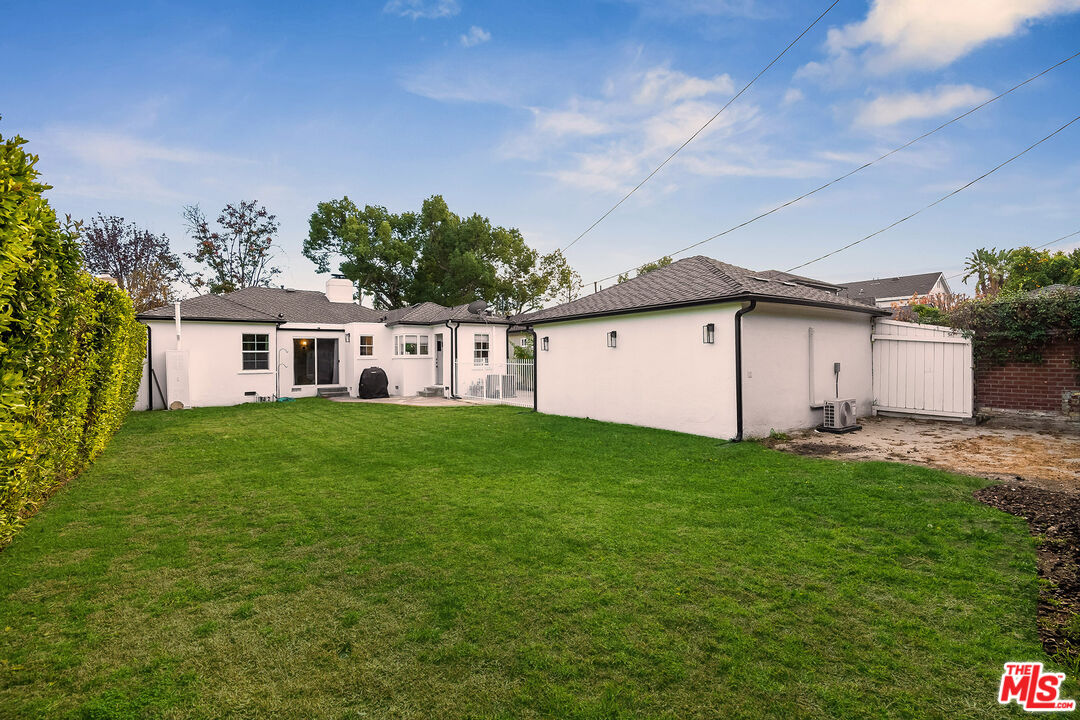 4227 Warner Blvd