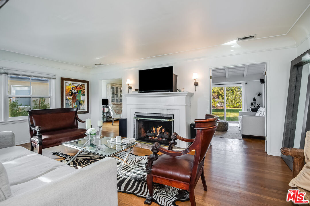4227 Warner Blvd