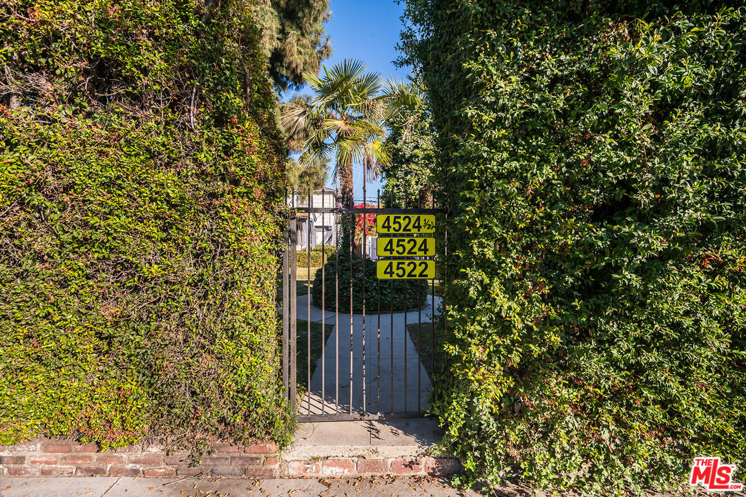 4522 Laurel Canyon Blvd