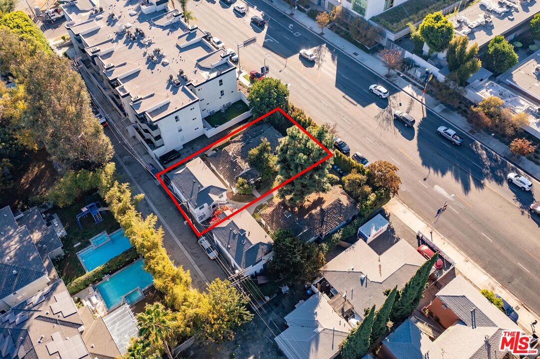 4522 Laurel Canyon Blvd