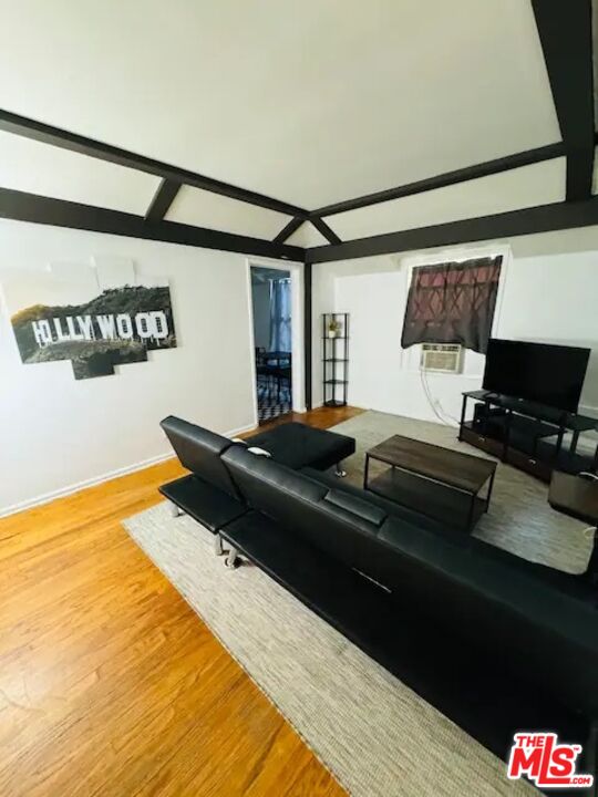 4522 Laurel Canyon Blvd