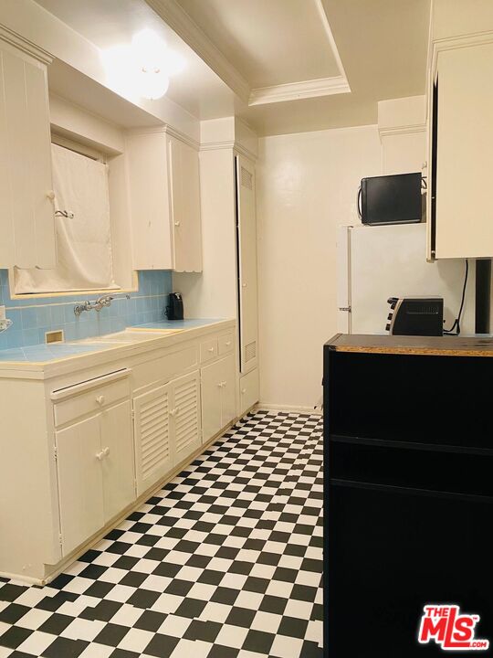 4522 Laurel Canyon Blvd