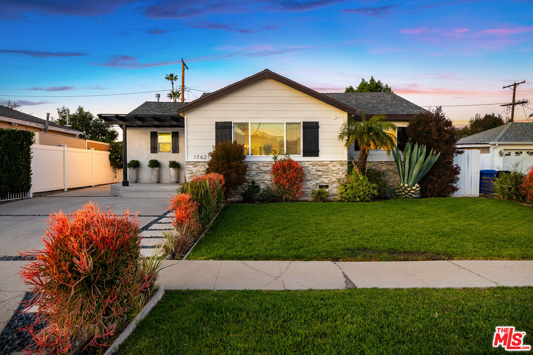 17627 Martha St