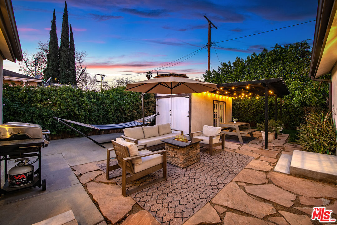 17627 Martha St