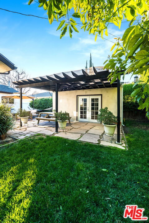 17627 Martha St