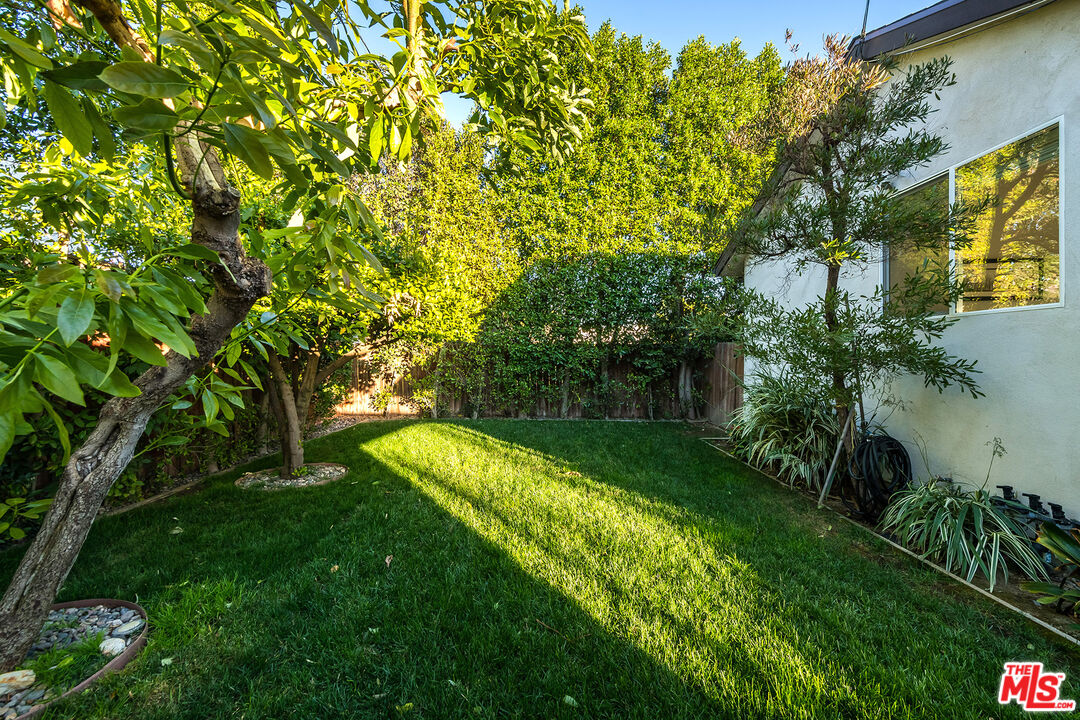 17627 Martha St