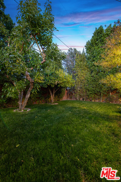 17627 Martha St