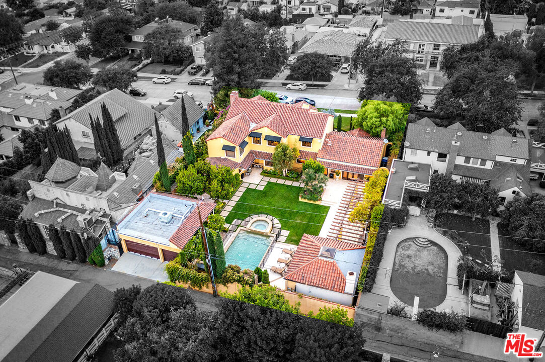 820 E Grinnell Dr