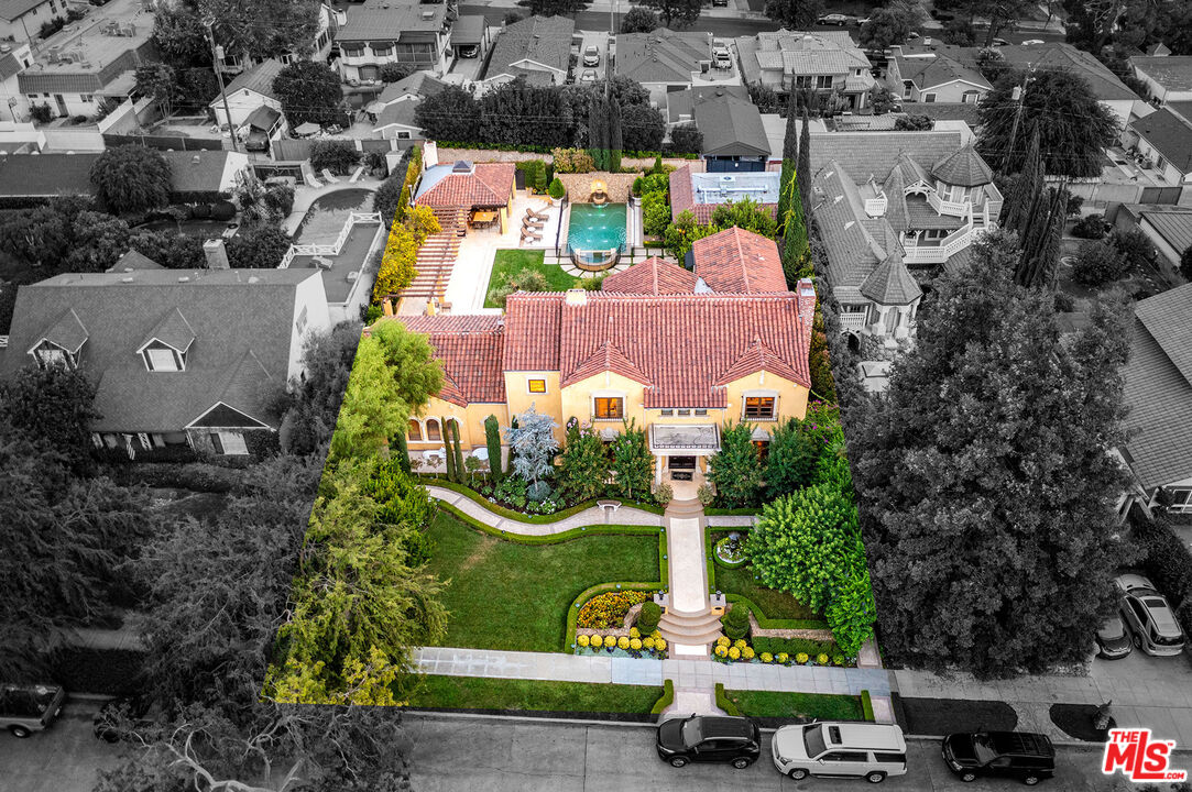820 E Grinnell Dr