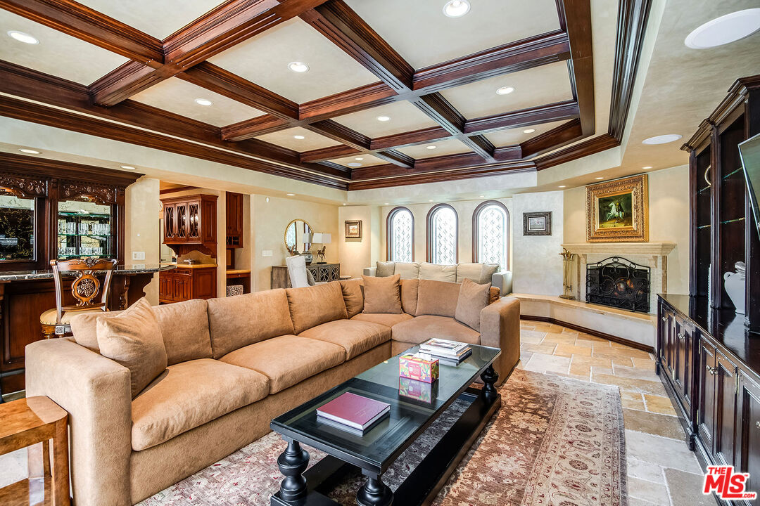 820 E Grinnell Dr