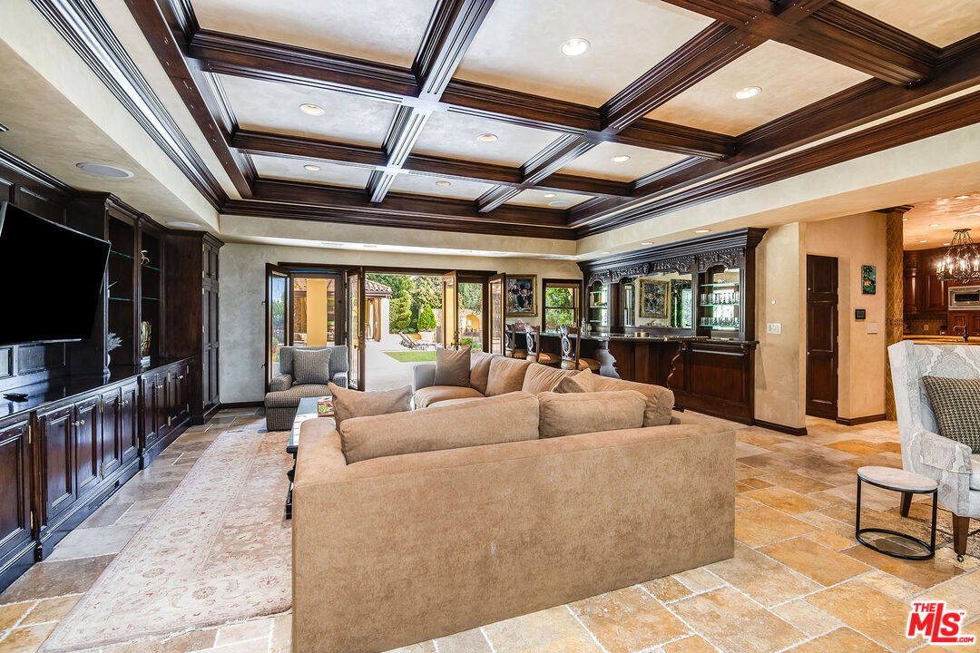 820 E Grinnell Dr
