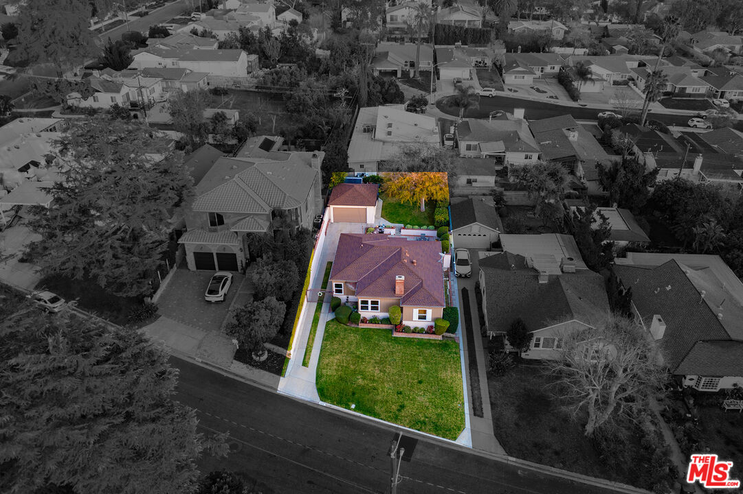 1074 E Elmwood Ave
