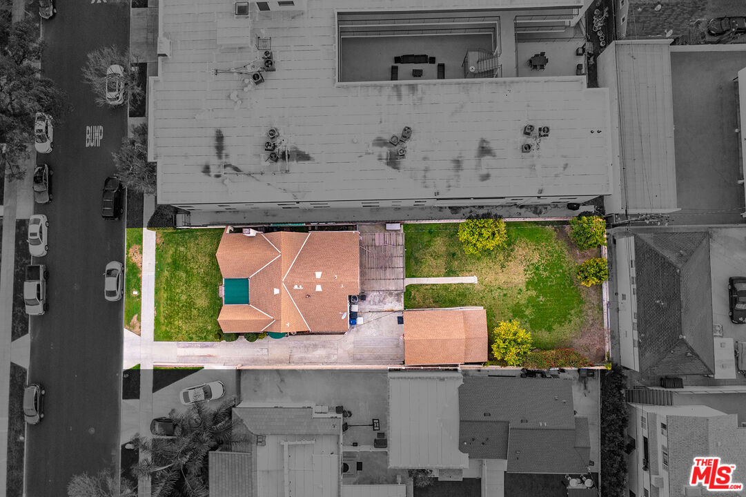 641 E Elmwood Ave