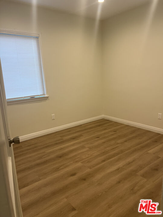 4127 W Toluca Lake Ave