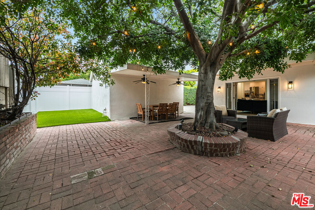 915 N Cordova St