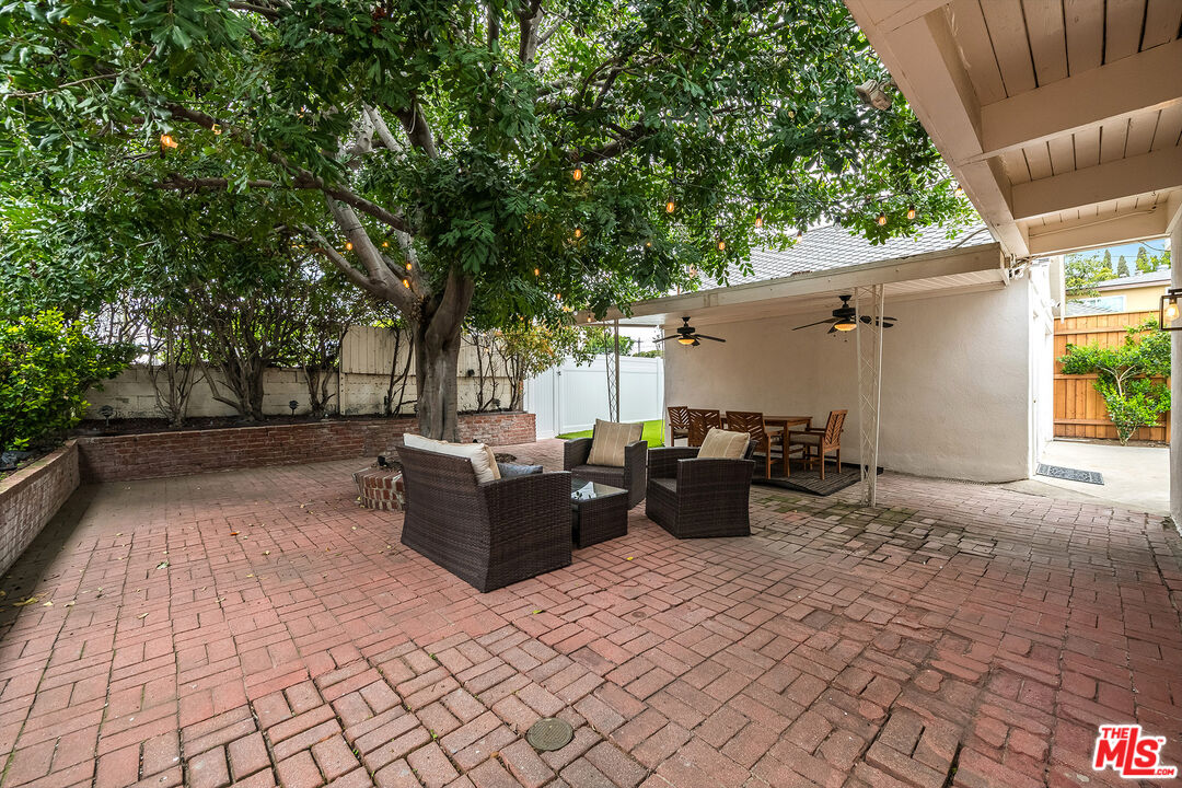 915 N Cordova St