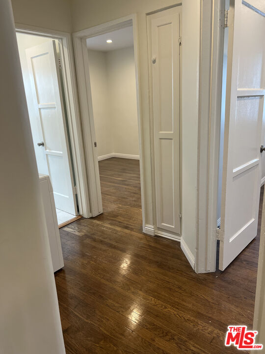 4129 W Toluca Lake Ave