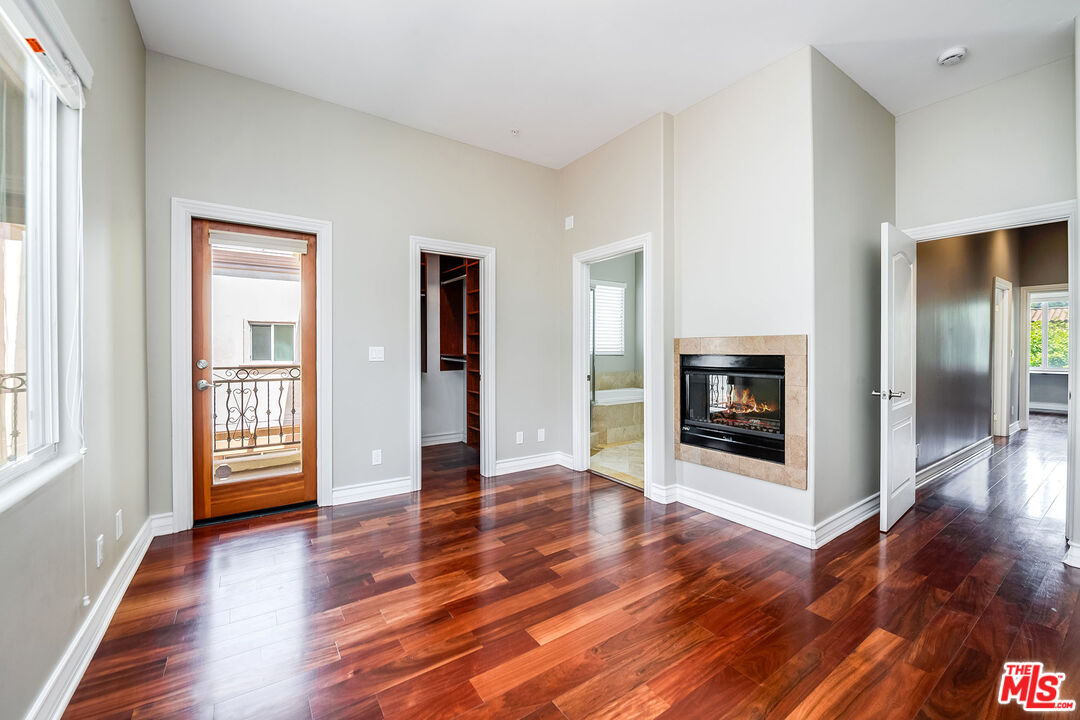 4125 W Hood Ave Unit: 101