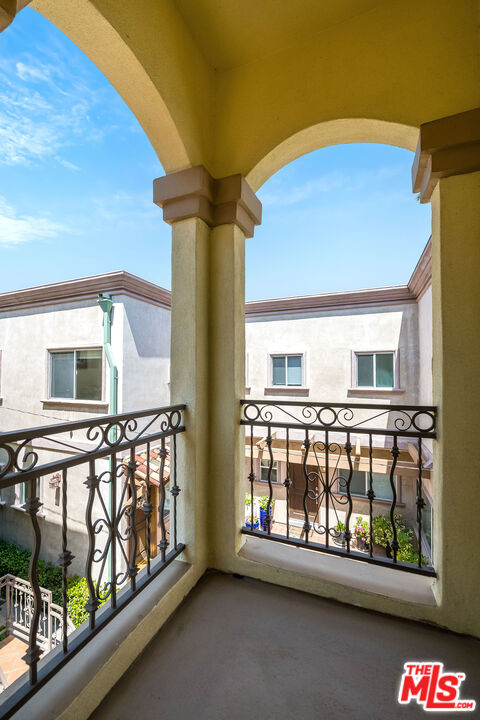 4125 W Hood Ave Unit: 101