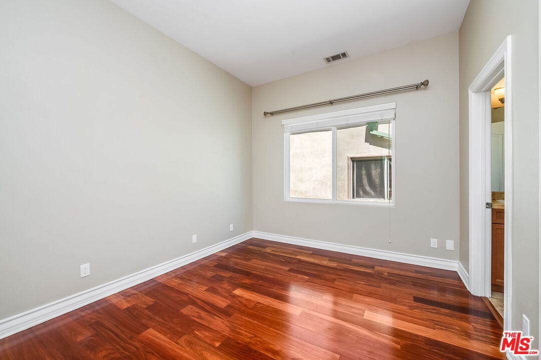 4125 W Hood Ave Unit: 101