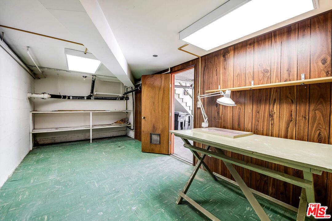 4331 W Sarah St Unit: 10