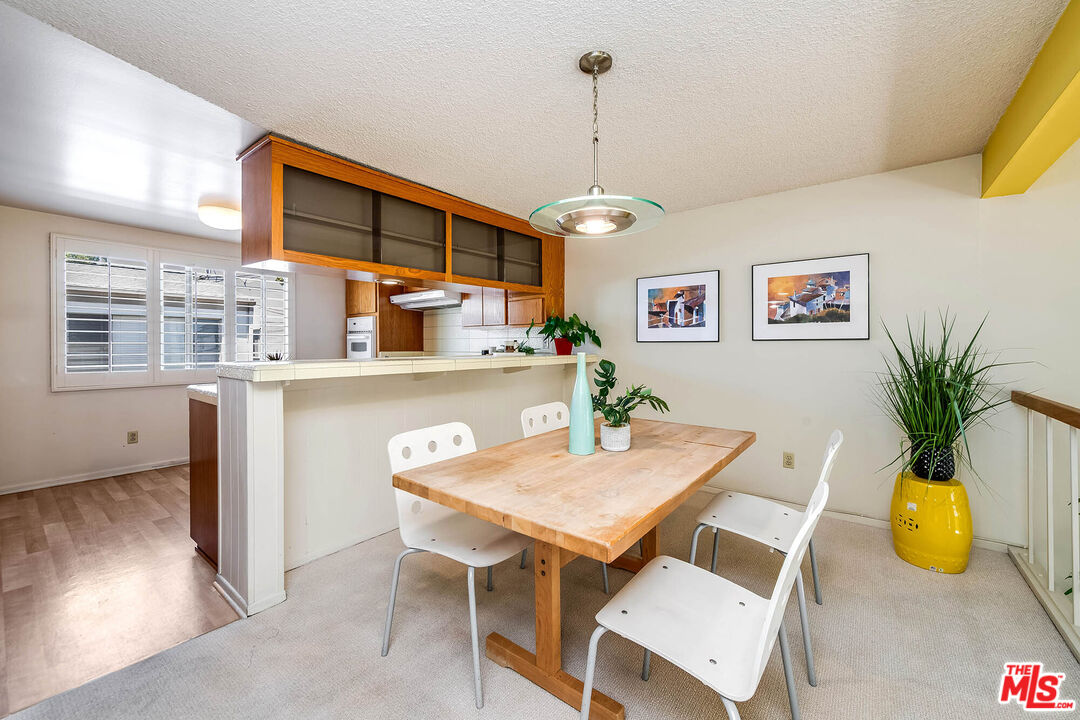 4331 W Sarah St Unit: 10