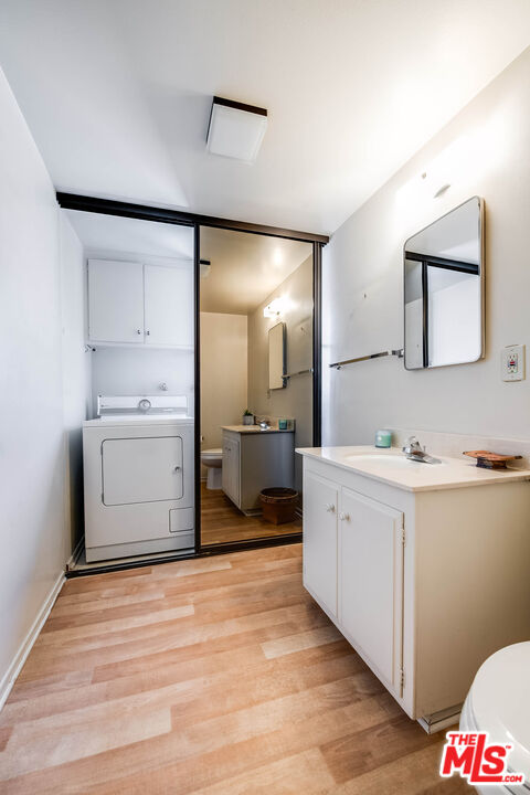 4331 W Sarah St Unit: 10