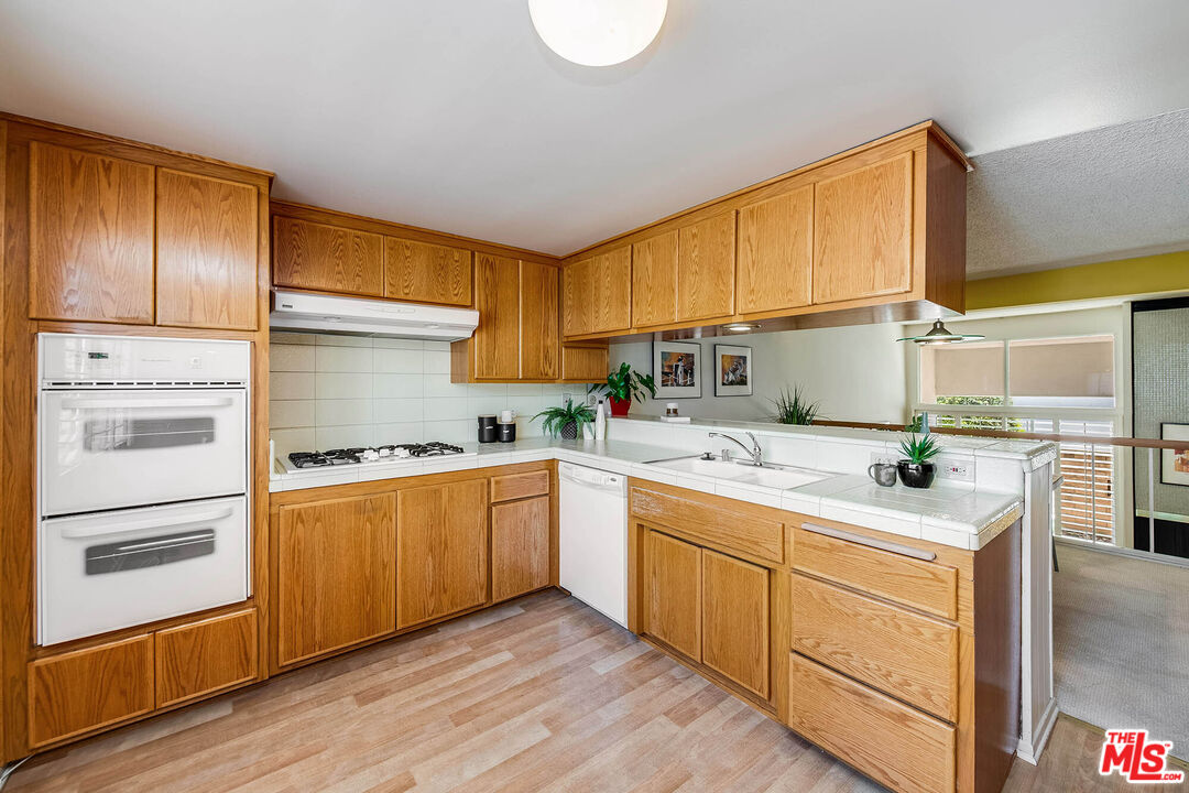 4331 W Sarah St Unit: 10