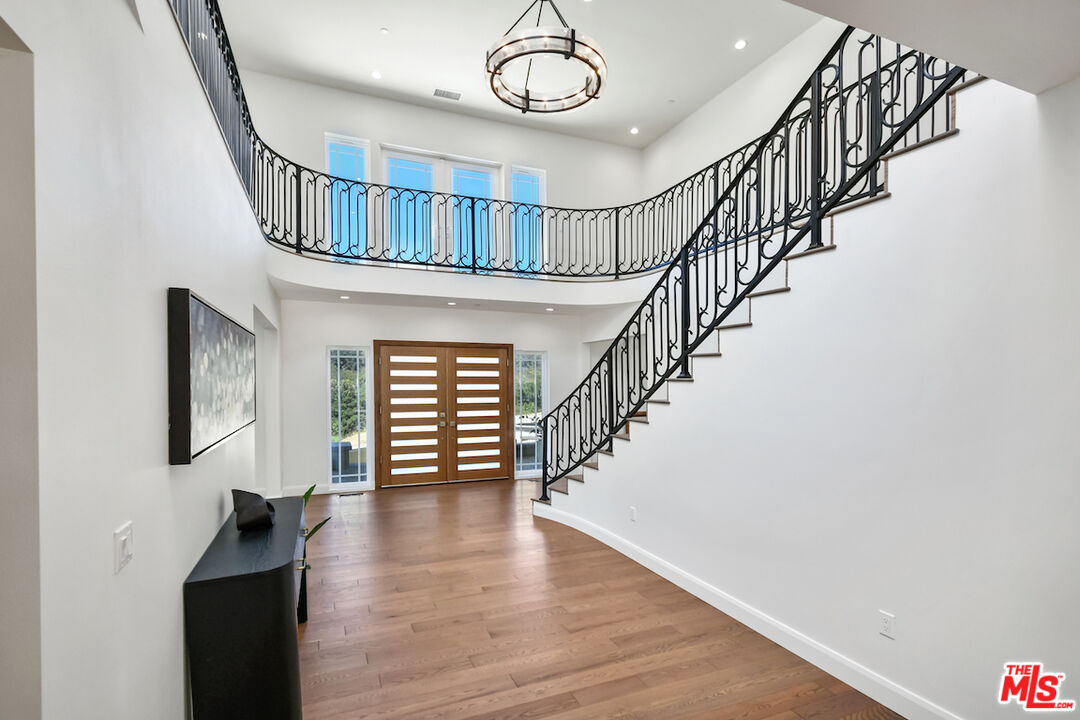 29677 Mulholland Hwy