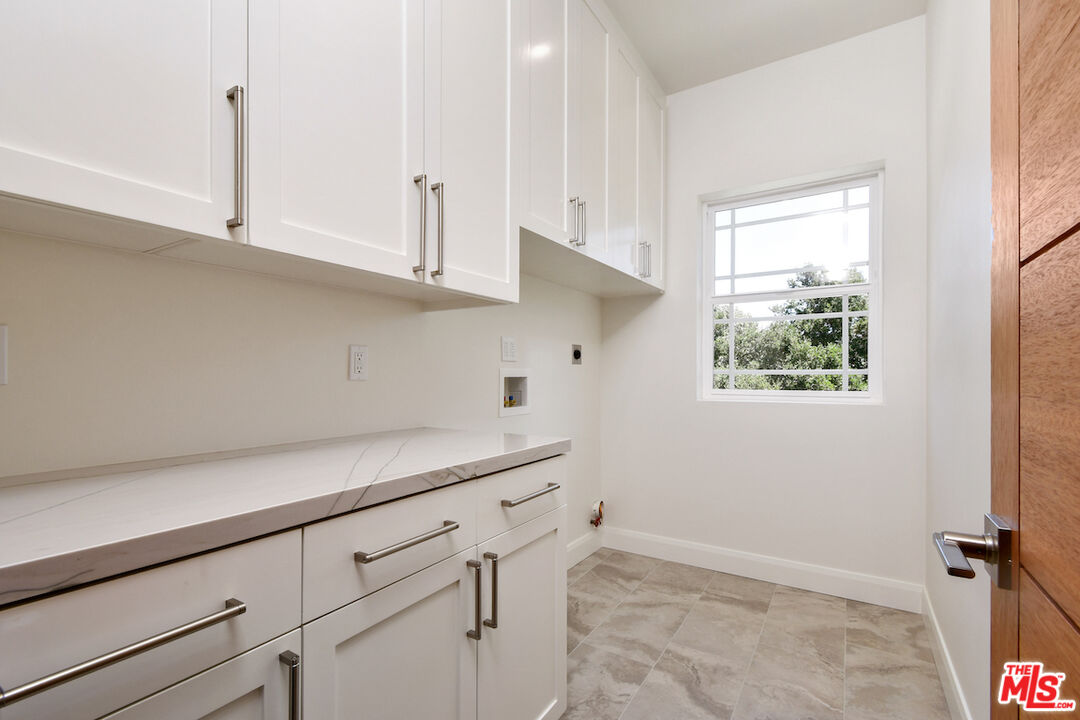 29677 Mulholland Hwy