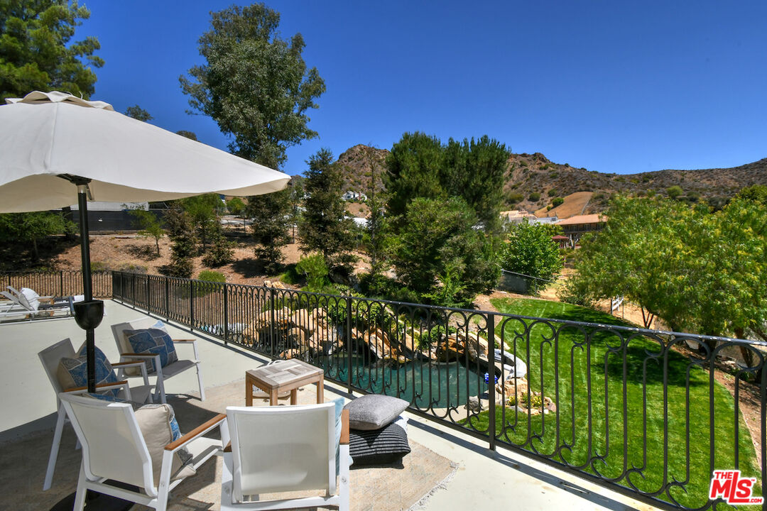 29677 Mulholland Hwy