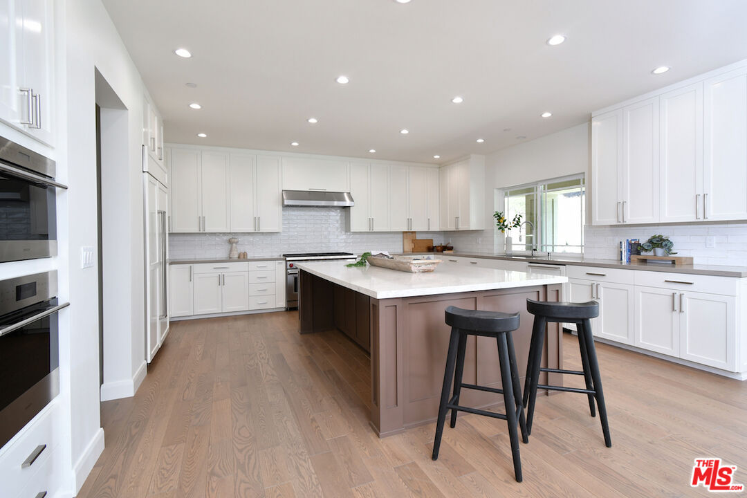 29677 Mulholland Hwy