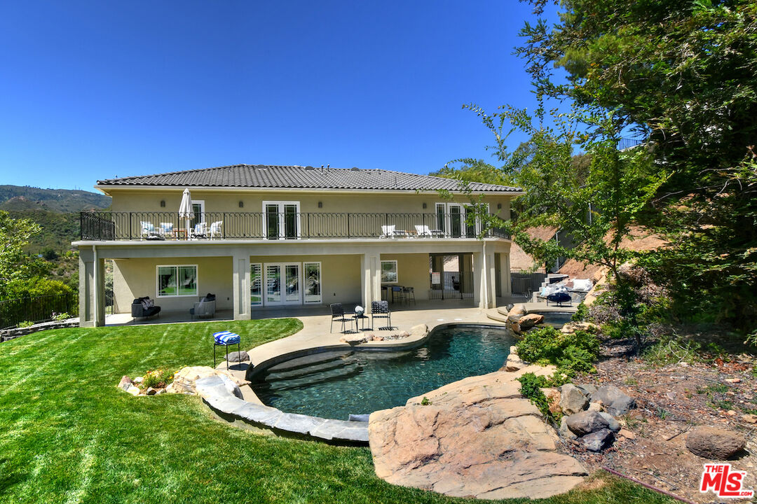 29677 Mulholland Hwy